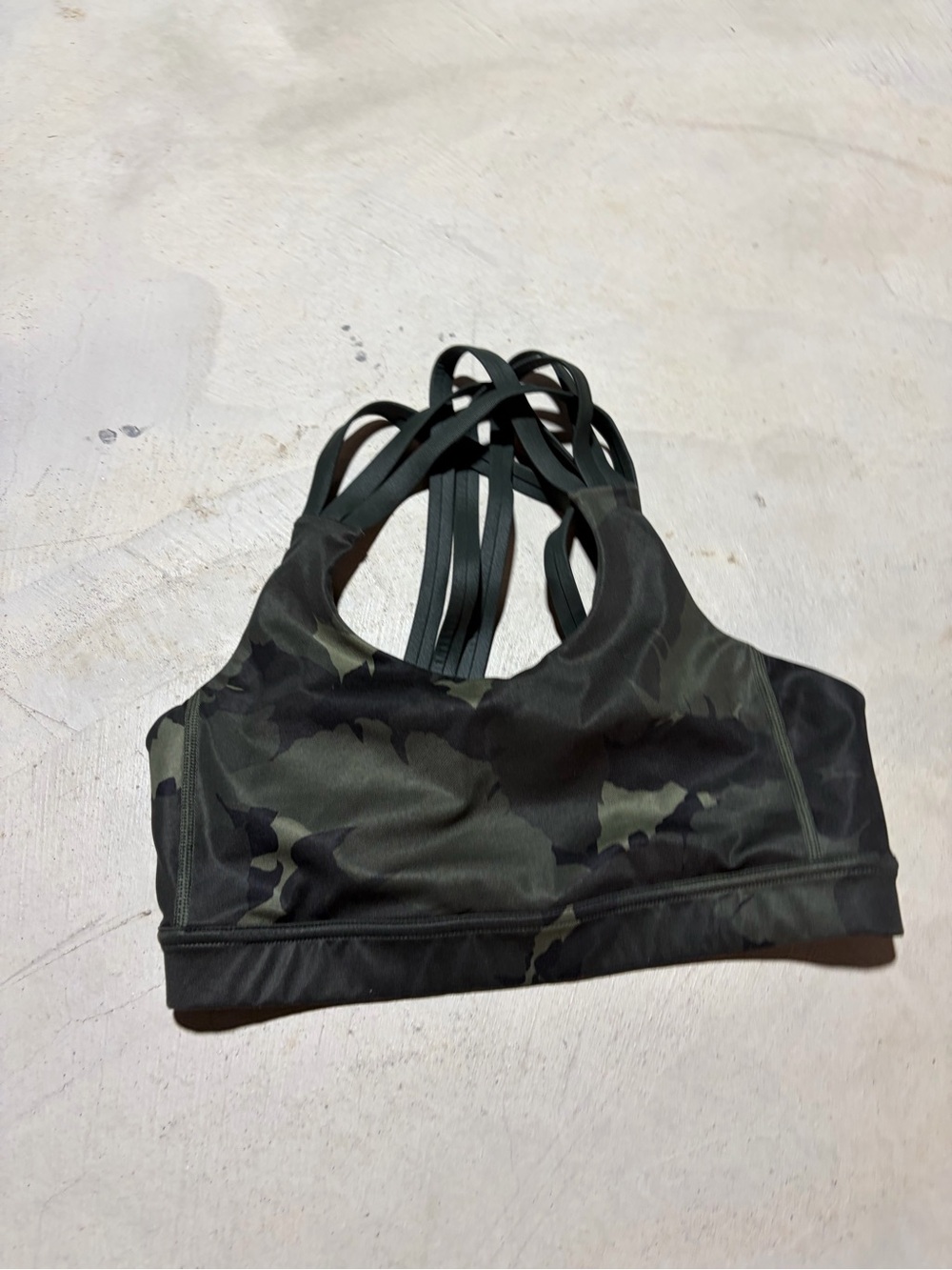 Lululemon Camouflage Strappy Sports bra green 6